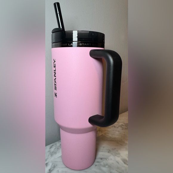 ✨🆕 The Messi Goat Pink X Stanley 40 oz Stainless Steel H2.0 Tumbler - Picture 2 of 7